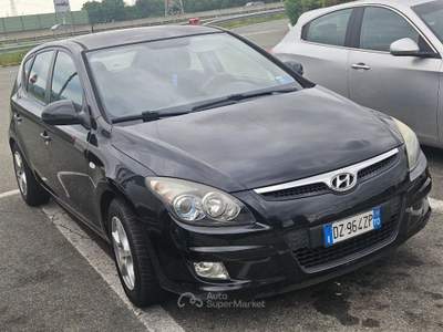 Hyundai i30 1.4 16V 109CV 5p. BlueDr. GPL Active Nero usata Genova