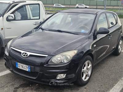 Hyundai i30 1.4 16V 109CV 5p. BlueDr. GPL Active Nero usata Genova