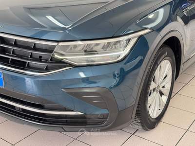 Volkswagen Tiguan 131cv Life BENZINA Blu/Azzurro usata Pollenza