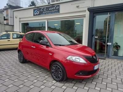Lancia Ypsilon 1.0 FireFly 5 porte S&S Hybrid Silver Plus Rosso usata Venezia