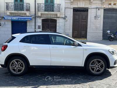 Mercedes-Benz GLA MERCEDES GLA 200 d Automatic Premium Bianco usata Messina