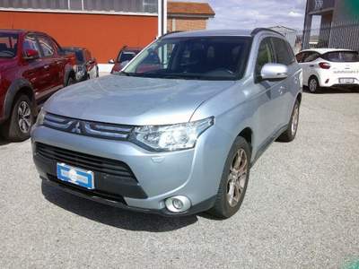 Mitsubishi Outlander 2.2 DI-D 4WD Instyle 7p. Grigio usata Fossano
