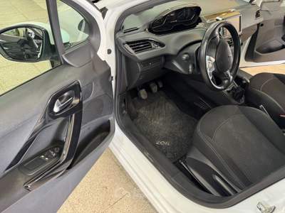 Peugeot 208 BlueHDi 1.5 dci 100 cv. Allure OK NEOP Bianco usata Terracina