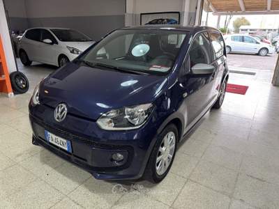 Volkswagen up! Club 60 cv. Blu/Azzurro usata Terracina