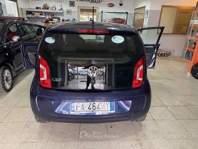 Volkswagen up! Club 60 cv. Blu/Azzurro usata Terracina