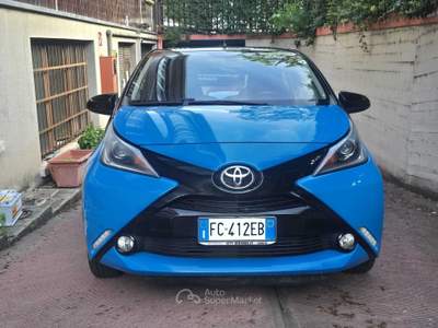 Toyota Aygo CAMBIO AUTOMATICO Blu/Azzurro usata Milano