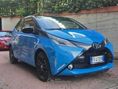 Toyota Aygo CAMBIO AUTOMATICO Blu/Azzurro usata Milano