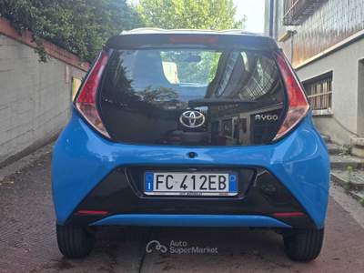 Toyota Aygo CAMBIO AUTOMATICO Blu/Azzurro usata Milano