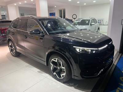 Volkswagen Tiguan 2.0 TDI 150 CV DSG R-Line Plus da €519,00 mensili  Nero usata Somma Vesuviana
