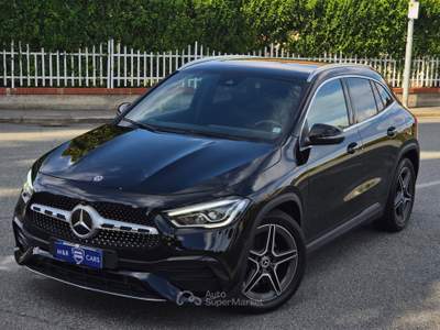 Mercedes-Benz GLA 220 200 d Automatic 4Matic Premium Nero usata Caresanablot