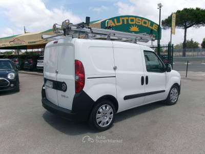 Fiat Doblò DOBLO 1.6 M-JET 105CV E5 FURGONE ALLESTITO SCAFFALATURE, PORTASCALA E PORTATUBI 132000 KM Bianco usata Giugliano in Campania