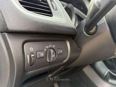 Volvo V40 D2 Momentum Navi Led Bianco usata Rivignano Teor