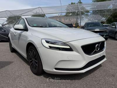 Volvo V40 D2 Momentum Navi Led Bianco usata Rivignano Teor
