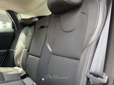 Volvo V40 D2 Momentum Navi Led Bianco usata Rivignano Teor