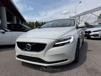 Volvo V40 D2 Momentum Navi Led Bianco usata Rivignano Teor