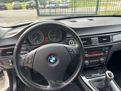 BMW Serie 3 320 320 X-DRIVE  (4X4) **MANUALE**177 CV**OTTIME CONDIZIONI GENERALI** Bianco usata Ciserano