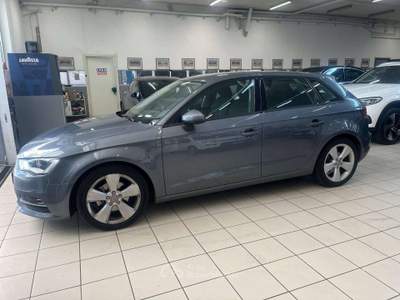 Audi A3 A3 III 2013 Sportback Sportback 1.6 tdi Ambiente Argento usata Milano