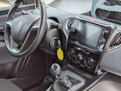 Lancia Ypsilon 1.0 FireFly GOLD 70cv Bianco usata Roma