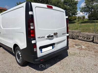 Renault Trafic 2.0 CDI Bianco usata Cinisello Balsamo