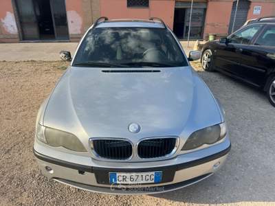 BMW Serie 3 320d 320 320d turbodiesel cat Touring Eletta Argento usata LUCERA