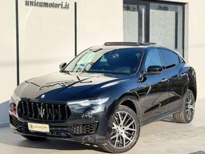 Maserati Levante 2.0 mhev AWD GT 330cv TETTO ITALIANA Nero usata Pomigliano d'Arco