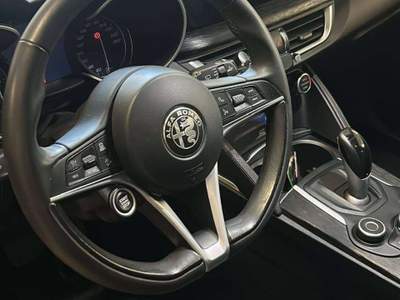 Alfa Romeo Stelvio Stelvio 2017 2.2 t Executive Q4 190cv auto my19 Argento usata Sesto San Giovanni