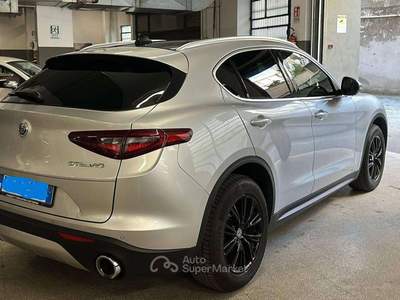 Alfa Romeo Stelvio Stelvio 2017 2.2 t Executive Q4 190cv auto my19 Argento usata Sesto San Giovanni