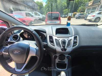 Ford Fiesta 1.4 5 PORTE PERFETTA PER NEOPATENTATI usata Omegna