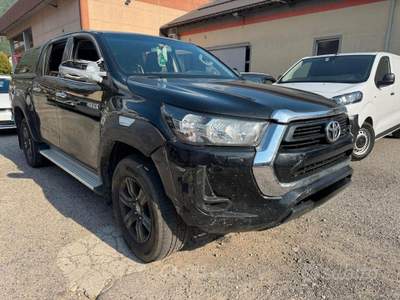 Toyota Land Cruiser Hilux 2.4 D-4D 4WD 4 porte Double Cab Execu usata Omegna