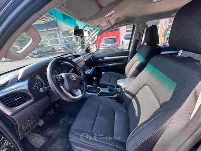 Toyota Land Cruiser Hilux 2.4 D-4D 4WD 4 porte Double Cab Execu usata Omegna