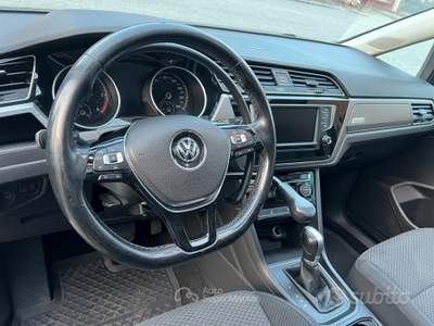 Volkswagen Touran VOLKWAGEN TOURAN 7 POSTI CAMBIO AUTOMATICO CON COM usata BORGARO TORINESE