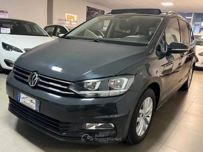Volkswagen Touran VOLKWAGEN TOURAN 7 POSTI CAMBIO AUTOMATICO CON COM usata BORGARO TORINESE Volkswagen Touran VOLKWAGEN TOURAN 7 POSTI CAMBIO AUTOMATICO CON COM usata BORGARO TORINESE