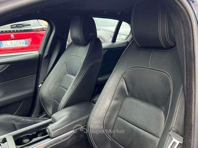 Jaguar XE XE 2.0d i4 R-Dynamic S awd 180cv auto Blu/Azzurro usata MONCALIERI
