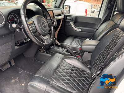 Jeep Wrangler 2.8 crd Sahara auto Bianco usata Roma