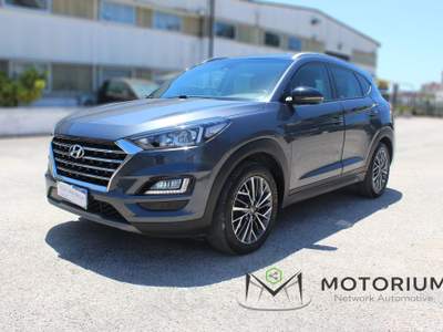Hyundai Tucson 1.6 CRDI 136 CV DCT Rosso usata Napoli