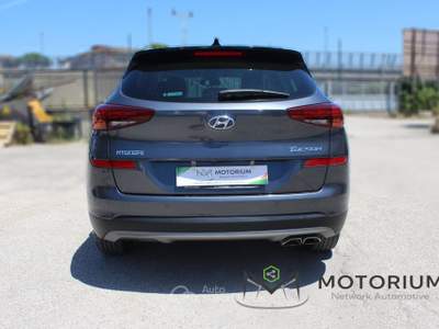 Hyundai Tucson 1.6 CRDI 136 CV DCT Rosso usata Napoli