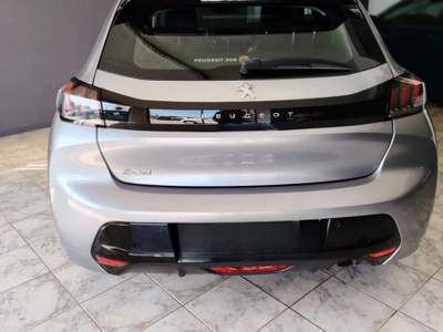 Peugeot 208 Stop&Start 5 porte Like usata POTENZA PICENA