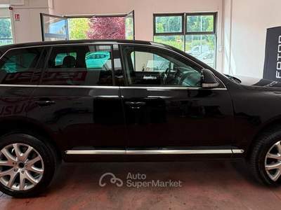 Volkswagen Touareg 4X4 CAMBIO AUT. Diesel 3.0 V6 C usata Montelabbate