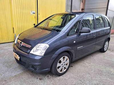 Opel Meriva 16V Club ok neopatentati usata Porto Mantovano