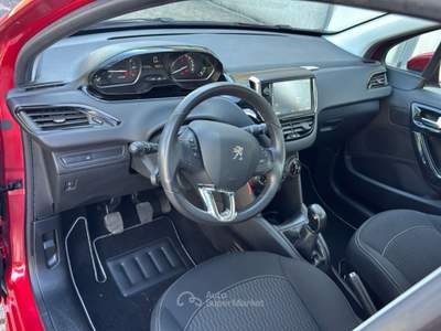 Peugeot 208 208 5p 1.2 puretech Active s&s 82cv neopatentati Rosso usata Comacchio