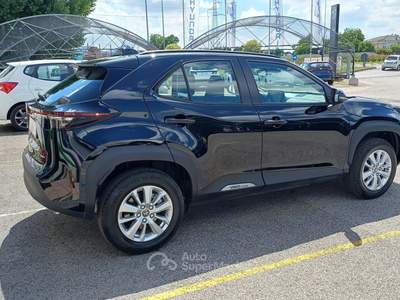 Toyota Yaris Cross 1.5H Active E-CVT Nero usata Veggiano