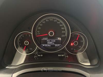 Volkswagen up! Up! 5Pt 1.0 Cross Up! 75CV ASG - Automatica Bianco usata Caravaggio