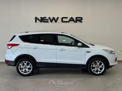 Ford Kuga 2.0 TDCi 150CV Powershift 4AWD Titanium Bianco usata Caresanablot