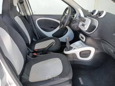 Smart ForFour 70 1.0 52kW passion Bianco usata Lucca