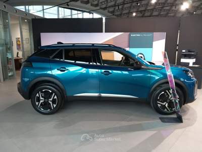 Peugeot 2008 2008 Hybrid 145 e-DCS6 Allure Blu/Azzurro usata Rimini