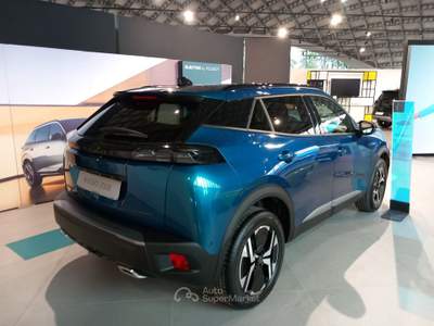 Peugeot 2008 2008 Hybrid 145 e-DCS6 Allure Blu/Azzurro usata Rimini