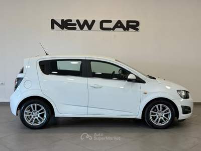 Chevrolet Aveo 1.3 D Eco Start/Stop 5p 95cv LTZ Bianco usata Caresanablot