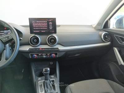 Audi Q2 1.5 35 TFSI S LINE ED S TRONIC Blu/Azzurro usata Lucca