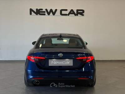 Alfa Romeo Giulia 2.2 Turbo AT8 150CV Super Blu/Azzurro usata Caresanablot