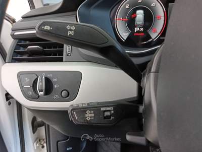Audi A4 2.0 30 TDI Business Advanced S Tronic Bianco usata Lucca